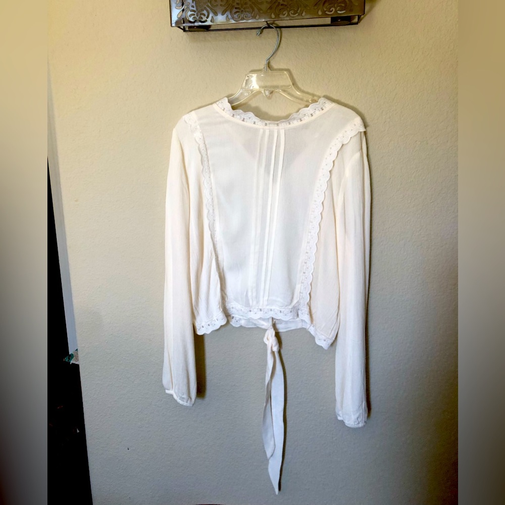 🥰 NWT Gorgeous XL Self❤️E by Self Esteem ivory blouse with flirty tie in back